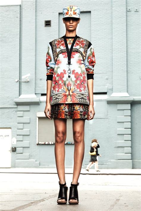 Givenchy Resort 2012 Fashion Show 